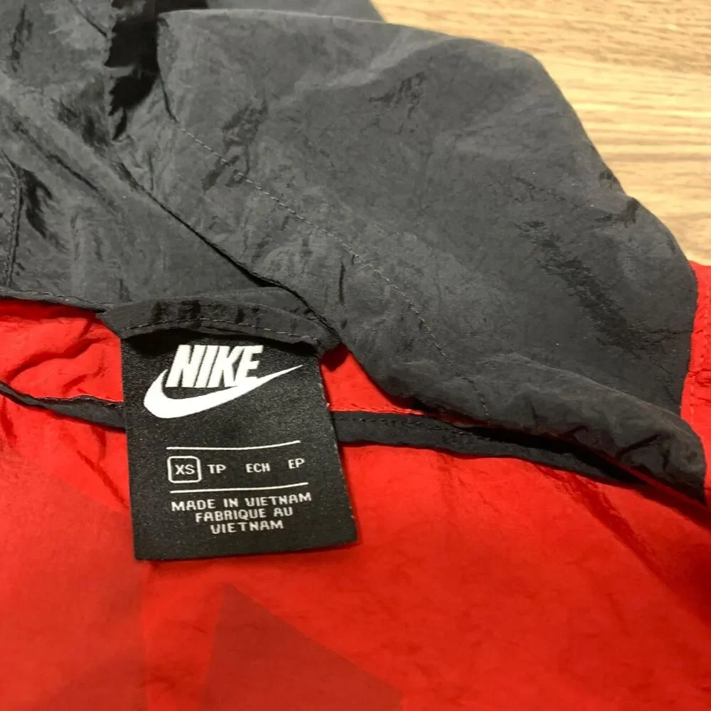 Nike Spellout Hooded Windbreaker Full Zip Boys‎ Size XS Red Black White